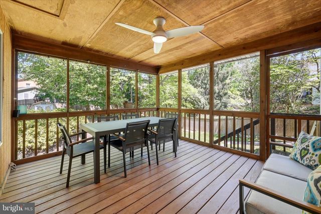 312 BROADLEAF, Vienna, VA 22180