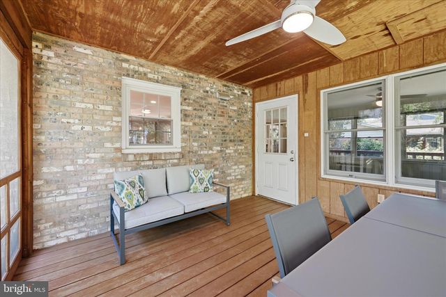 312 BROADLEAF, Vienna, VA 22180