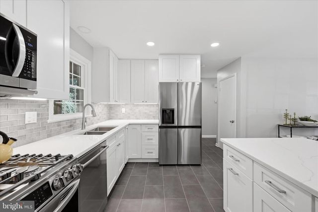 312 BROADLEAF, Vienna, VA 22180