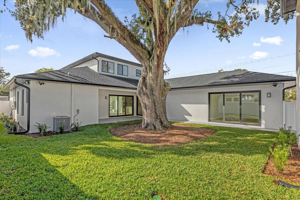 Image 51 of property listing at 4401 ROCKLEDGE ROAD, Orlando, FL 32807