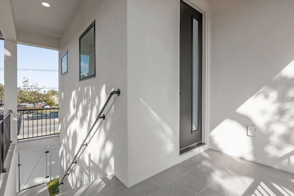 Image 58 of property listing at 4401 ROCKLEDGE ROAD, Orlando, FL 32807