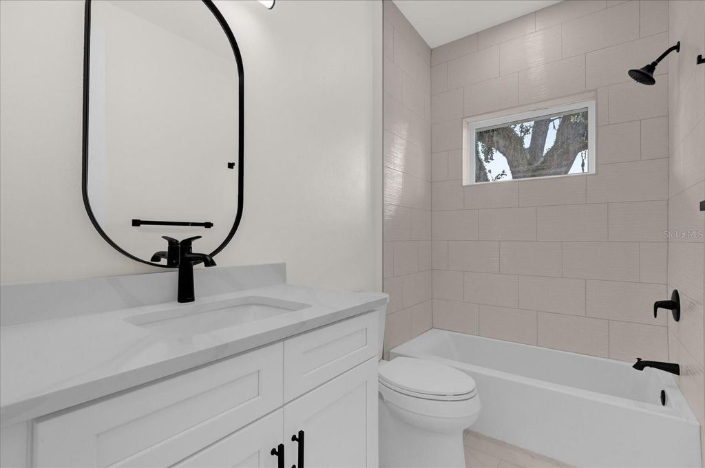 Image 66 of property listing at 4401 ROCKLEDGE ROAD, Orlando, FL 32807