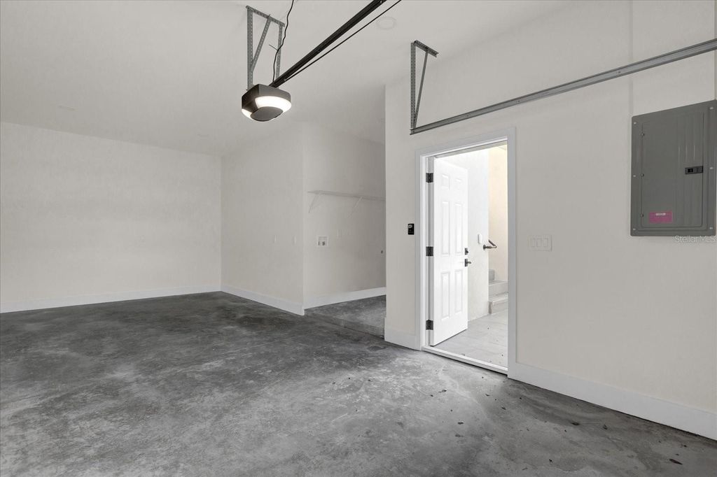 Image 69 of property listing at 4401 ROCKLEDGE ROAD, Orlando, FL 32807