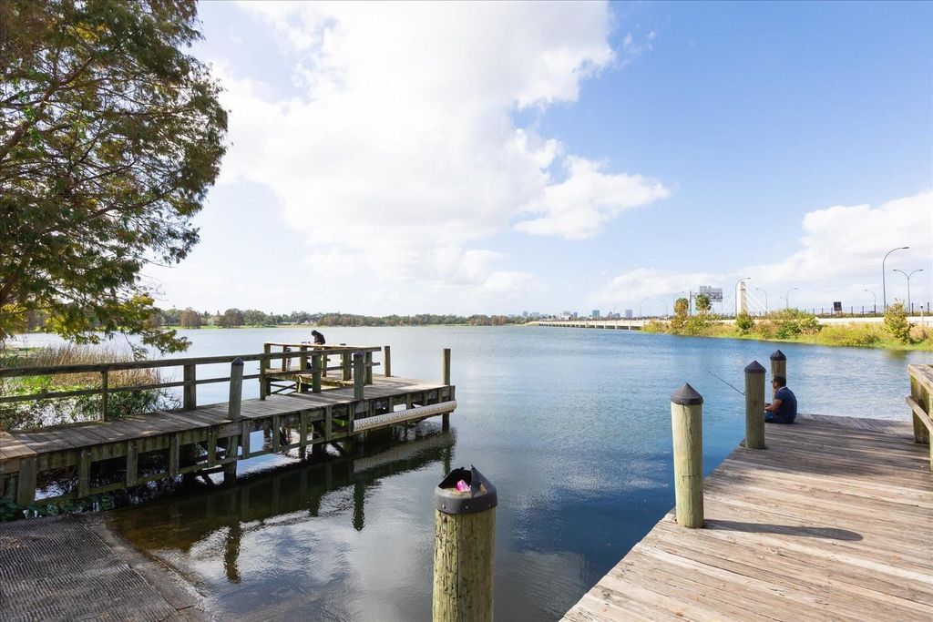 Image 71 of property listing at 4401 ROCKLEDGE ROAD, Orlando, FL 32807