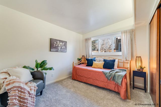 1100 ROSEBUD RD, Cheyenne, WY 82001