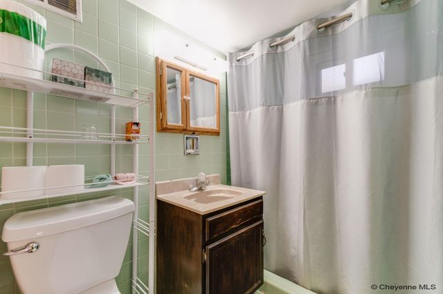 1100 ROSEBUD RD, Cheyenne, WY 82001