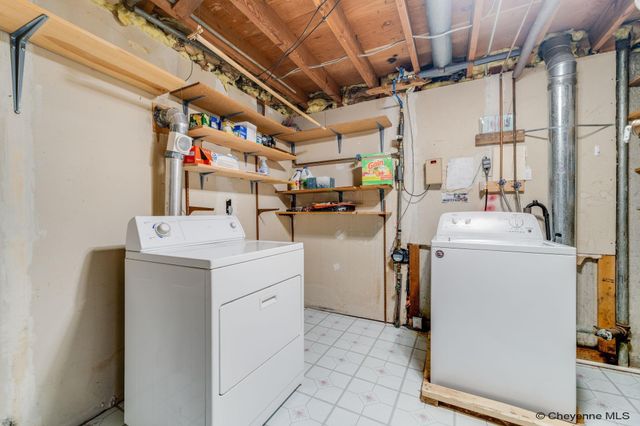 1100 ROSEBUD RD, Cheyenne, WY 82001