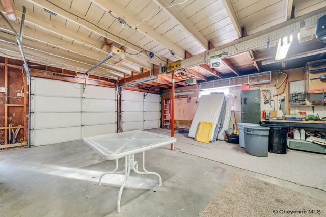 1100 ROSEBUD RD, Cheyenne, WY 82001