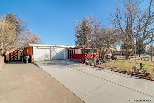 1100 ROSEBUD RD, Cheyenne, WY 82001