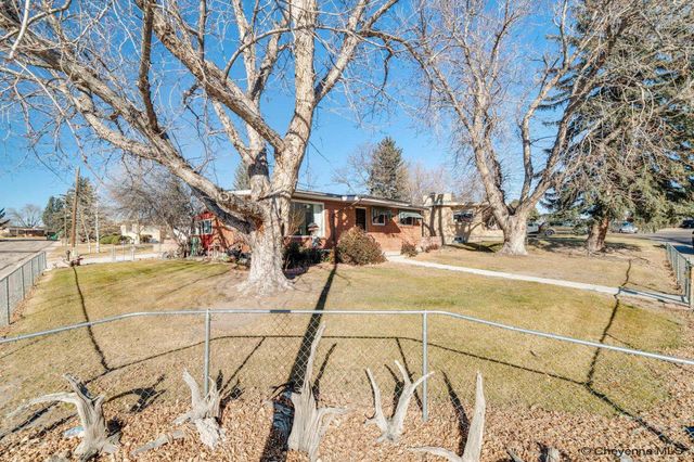 1100 ROSEBUD RD, Cheyenne, WY 82001