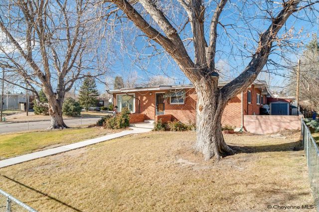 1100 ROSEBUD RD, Cheyenne, WY 82001