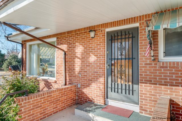 1100 ROSEBUD RD, Cheyenne, WY 82001