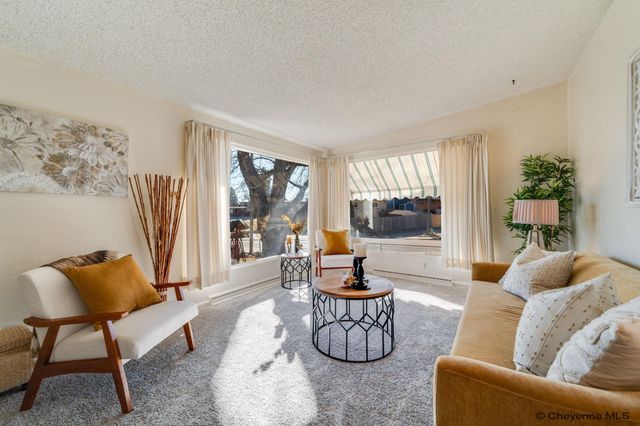 1100 ROSEBUD RD, Cheyenne, WY 82001