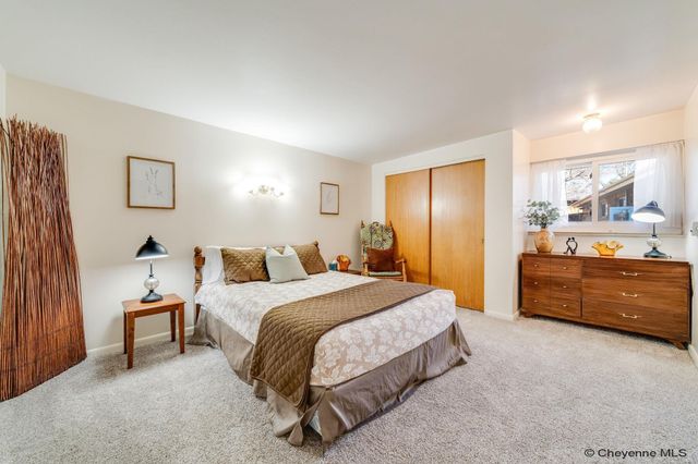 1100 ROSEBUD RD, Cheyenne, WY 82001