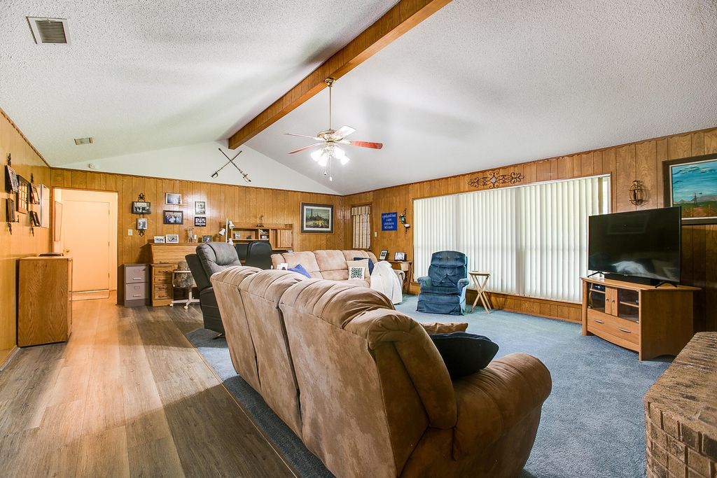 Image 13 of property listing at 5111 Green Valley Trail, San Angelo, TX 76904