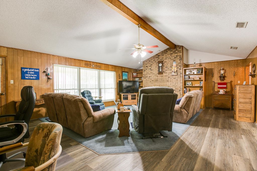Image 14 of property listing at 5111 Green Valley Trail, San Angelo, TX 76904
