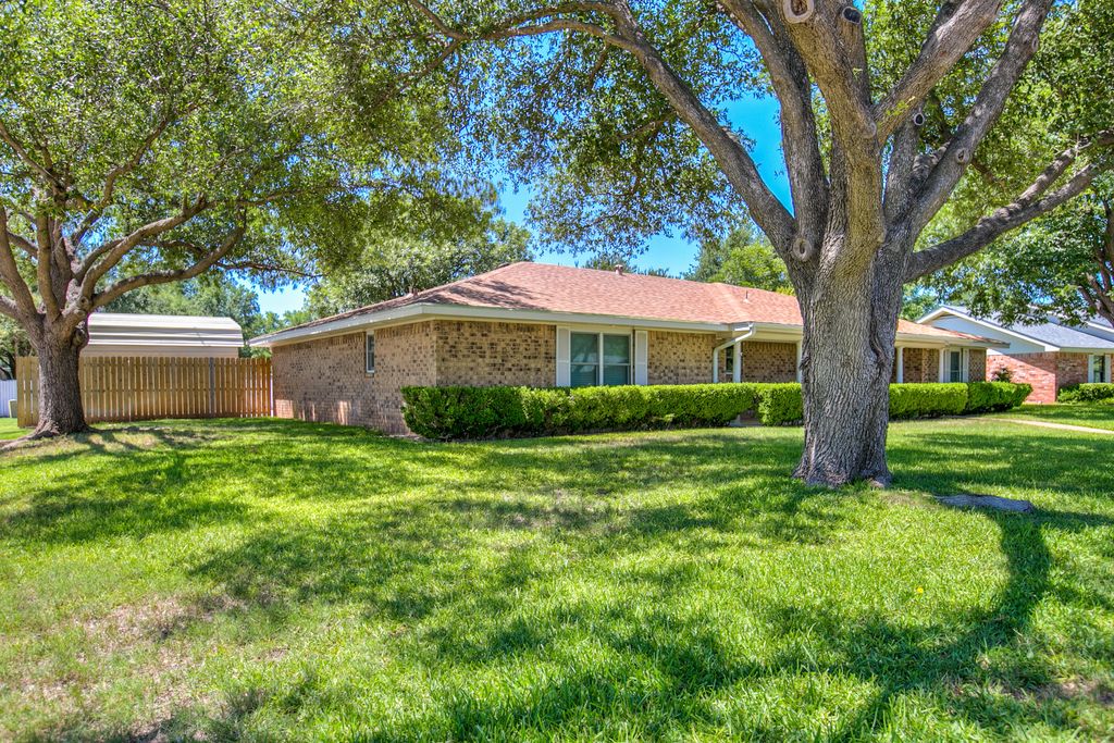 Image 3 of property listing at 5111 Green Valley Trail, San Angelo, TX 76904