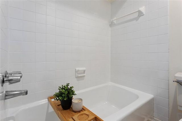 1705 Kiowa Drive, Olathe, KS 66062