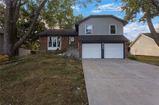 1705 Kiowa Drive, Olathe, KS 66062