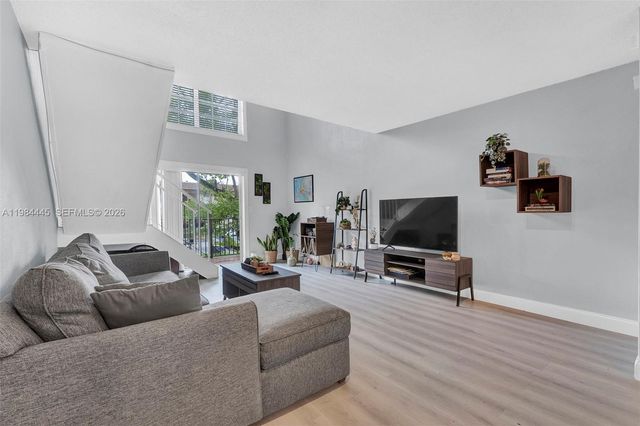 8600 SW 109th Ave 4-207, Miami, FL 33173