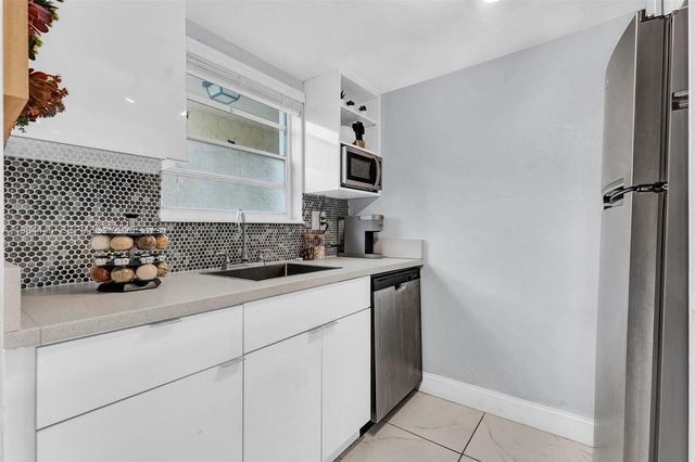 8600 SW 109th Ave 4-207, Miami, FL 33173