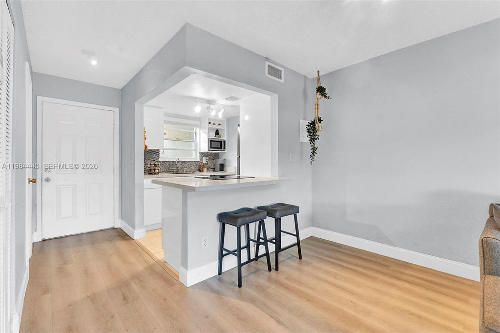 8600 SW 109th Ave 4-207, Miami, FL 33173