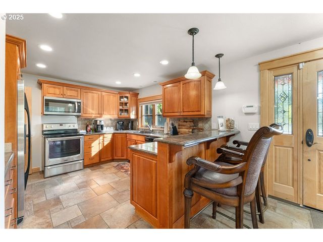 8690 LOOKINGGLASS Rd, Roseburg, OR 97471