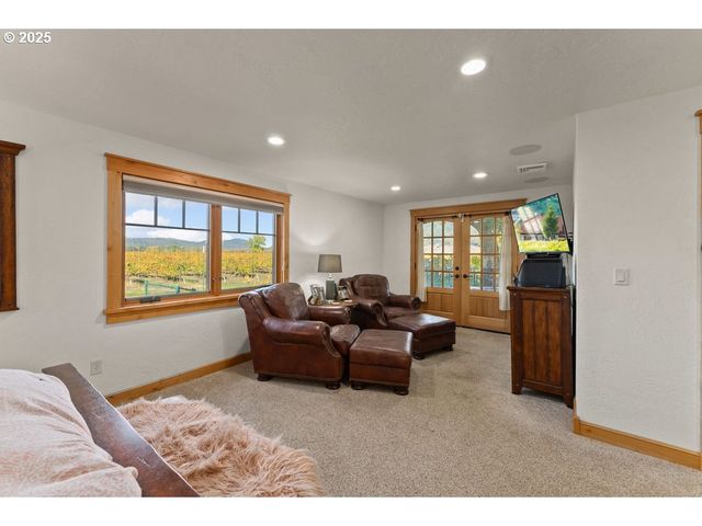 8690 LOOKINGGLASS Rd, Roseburg, OR 97471