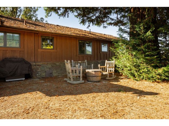 8690 LOOKINGGLASS Rd, Roseburg, OR 97471