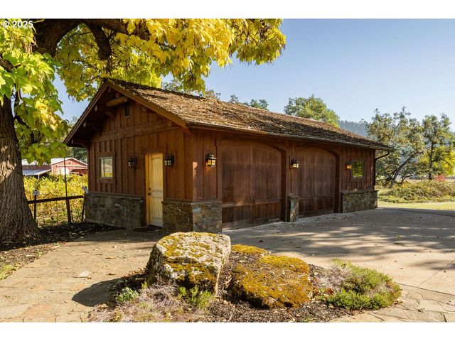 8690 LOOKINGGLASS Rd, Roseburg, OR 97471