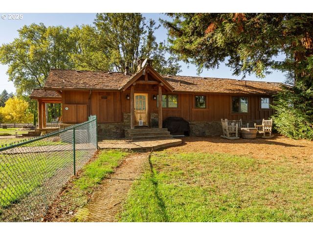 8690 LOOKINGGLASS Rd, Roseburg, OR 97471
