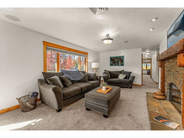 8690 LOOKINGGLASS Rd, Roseburg, OR 97471