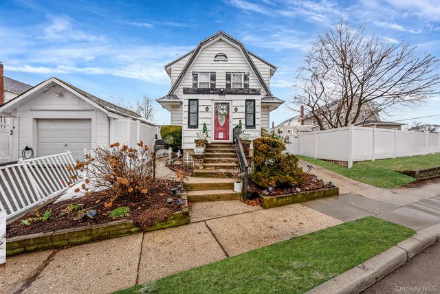 2270 Edna Court, Baldwin, NY 11510