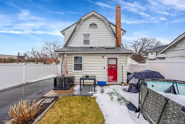 2270 Edna Court, Baldwin, NY 11510