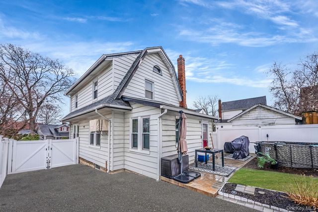 2270 Edna Court, Baldwin, NY 11510