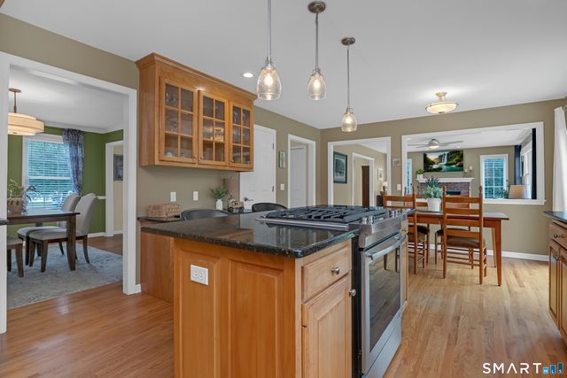 20 Taylor Town Road, Glastonbury, CT 06073