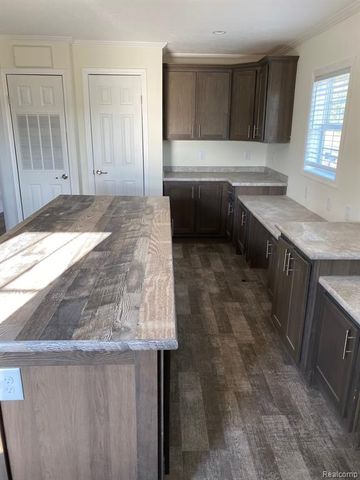 9922 Macbeth Street, Fenton, MI 48430