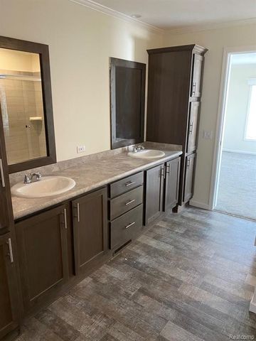 9922 Macbeth Street, Fenton, MI 48430