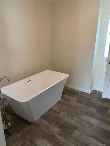 9922 Macbeth Street, Fenton, MI 48430