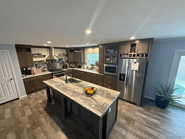 9922 Macbeth Street, Fenton, MI 48430