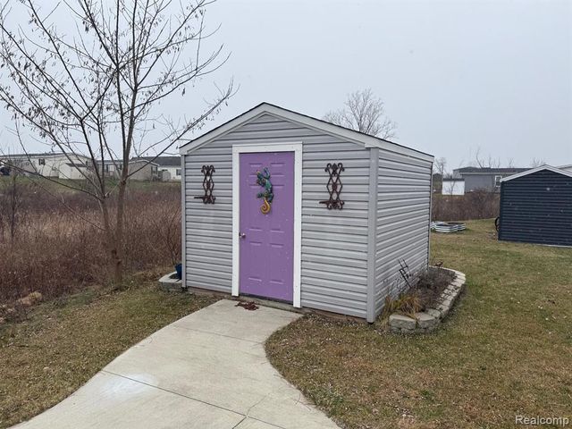 9922 Macbeth Street, Fenton, MI 48430