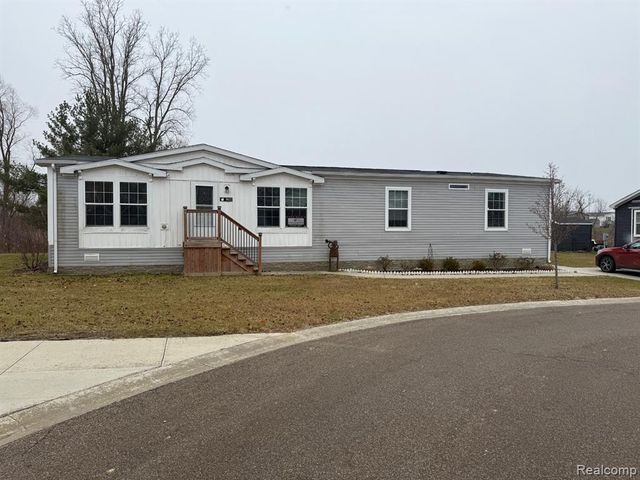 9922 Macbeth Street, Fenton, MI 48430