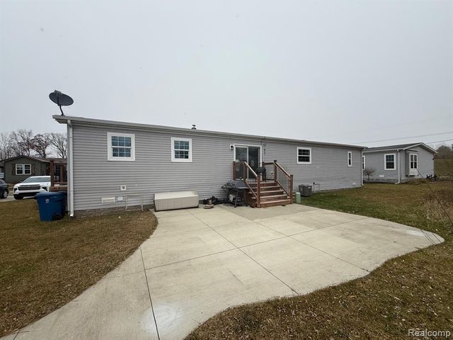 9922 Macbeth Street, Fenton, MI 48430