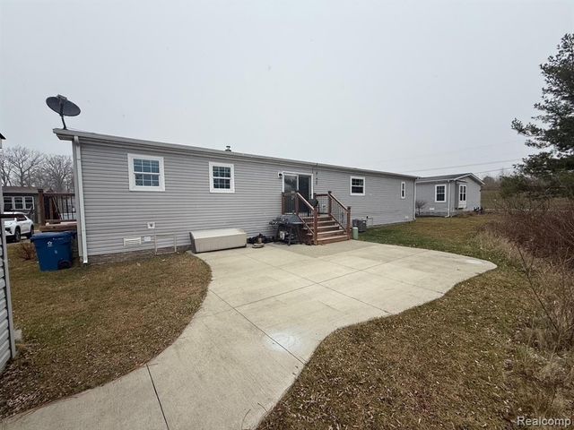 9922 Macbeth Street, Fenton, MI 48430