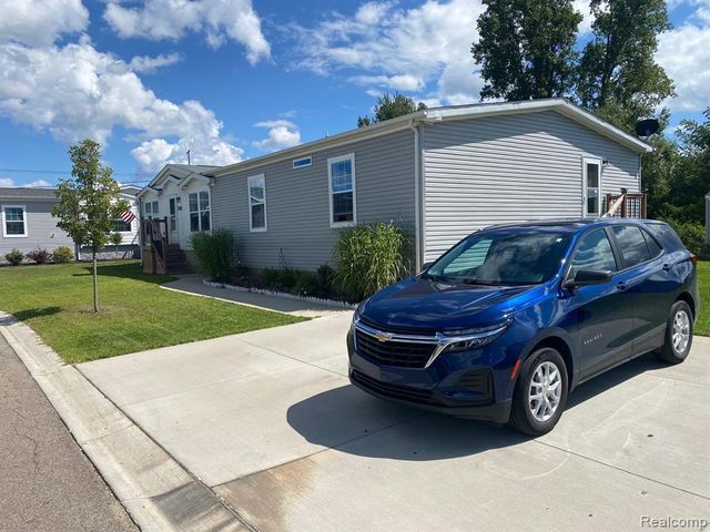 9922 Macbeth Street, Fenton, MI 48430