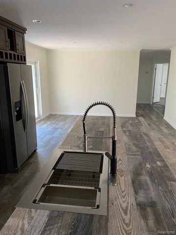 9922 Macbeth Street, Fenton, MI 48430