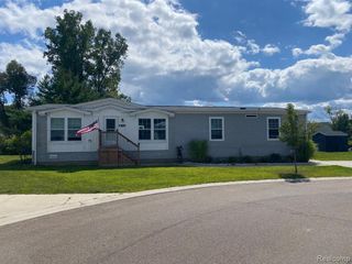 9922 Macbeth Street, Fenton, MI 48430