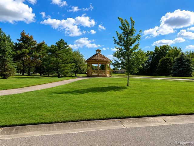 48781 Mill Bank Court, Shelby Twp, MI 48315
