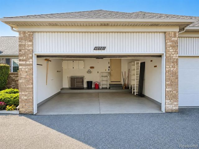 48781 Mill Bank Court, Shelby Twp, MI 48315