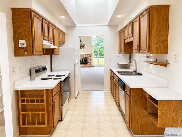 48781 Mill Bank Court, Shelby Twp, MI 48315